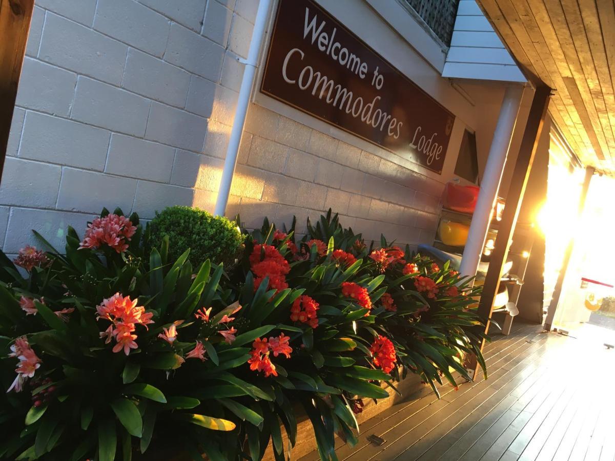 Commodores Lodge Russell Esterno foto